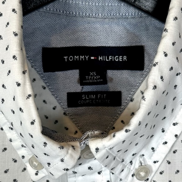Tommy Hilfiger White Short Sleeve Button Down Shirt With Pattern - Picture 4 of 4